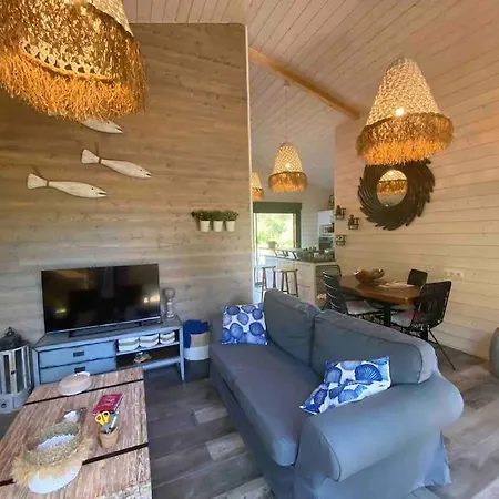 Surplombant La Pinede A 2km De L'ocean Villa Lacanau