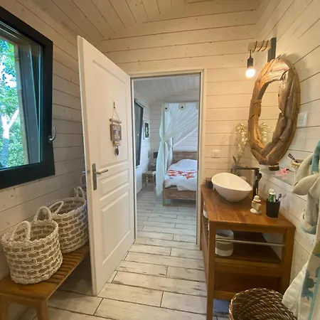 Villa Surplombant La Pinede A 2km De L'ocean *